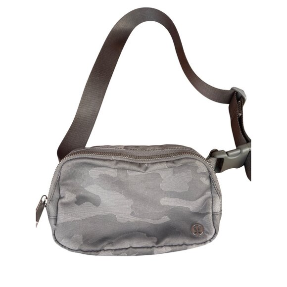 Lululemon Everywhere Belt Bag Light Grey Camo Camouflage - Picture 1 of 5
